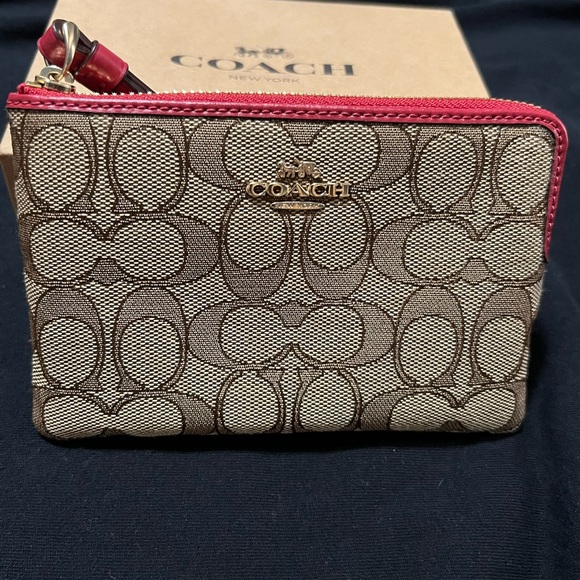Coach Wristlet in Khaki and Red tags still on - Picture 2 of 6